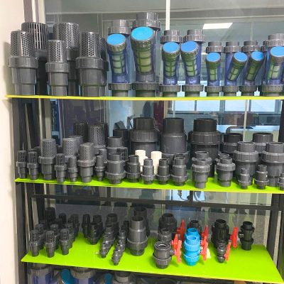 PVC脚阀 &检查阀s (4) PVC Foot Valves & Check Valves (4)